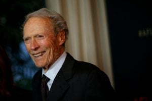 "Não há razão para que um homem não possa melhorar com a idade", diz Clint Eastwood