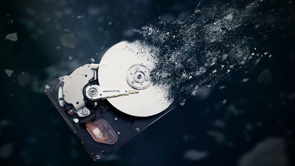 Imagem de uma antiga unidade de disco rígido está se desintegrando