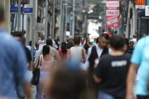 pessoas na rua