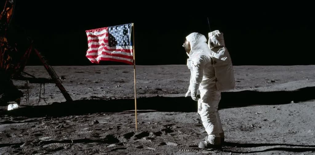 Imagem da NASA mostrando Neil A. Armstrong na Lua.