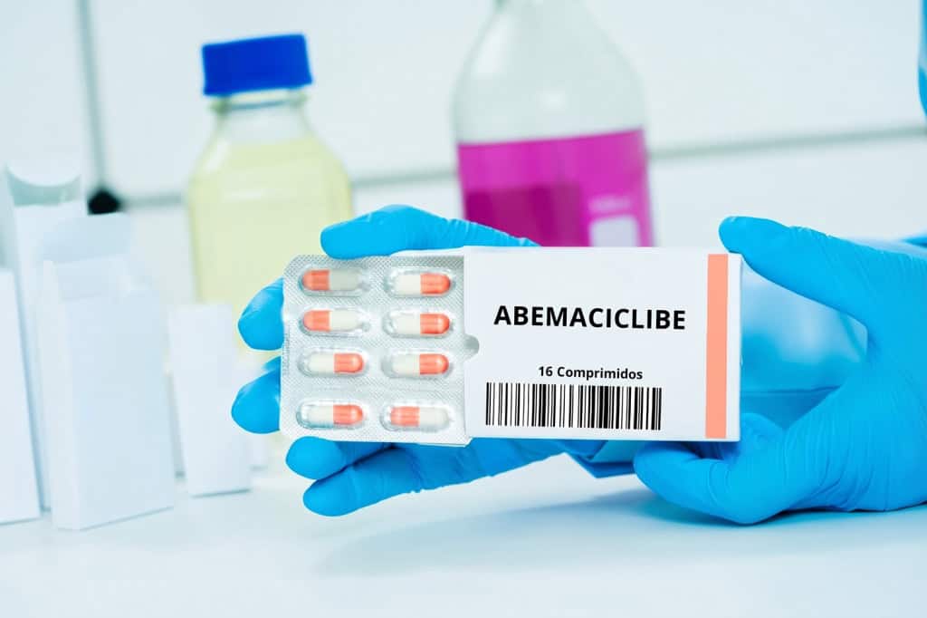 O abemaciclibe, fármaco utilizado no tratamento do câncer de mama, é um dos nove medicamentos recém-incorporados ao SUS.